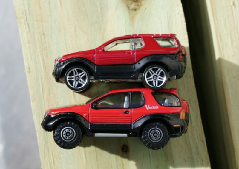 Illustration for article titled RealToy vs Hot Wheels